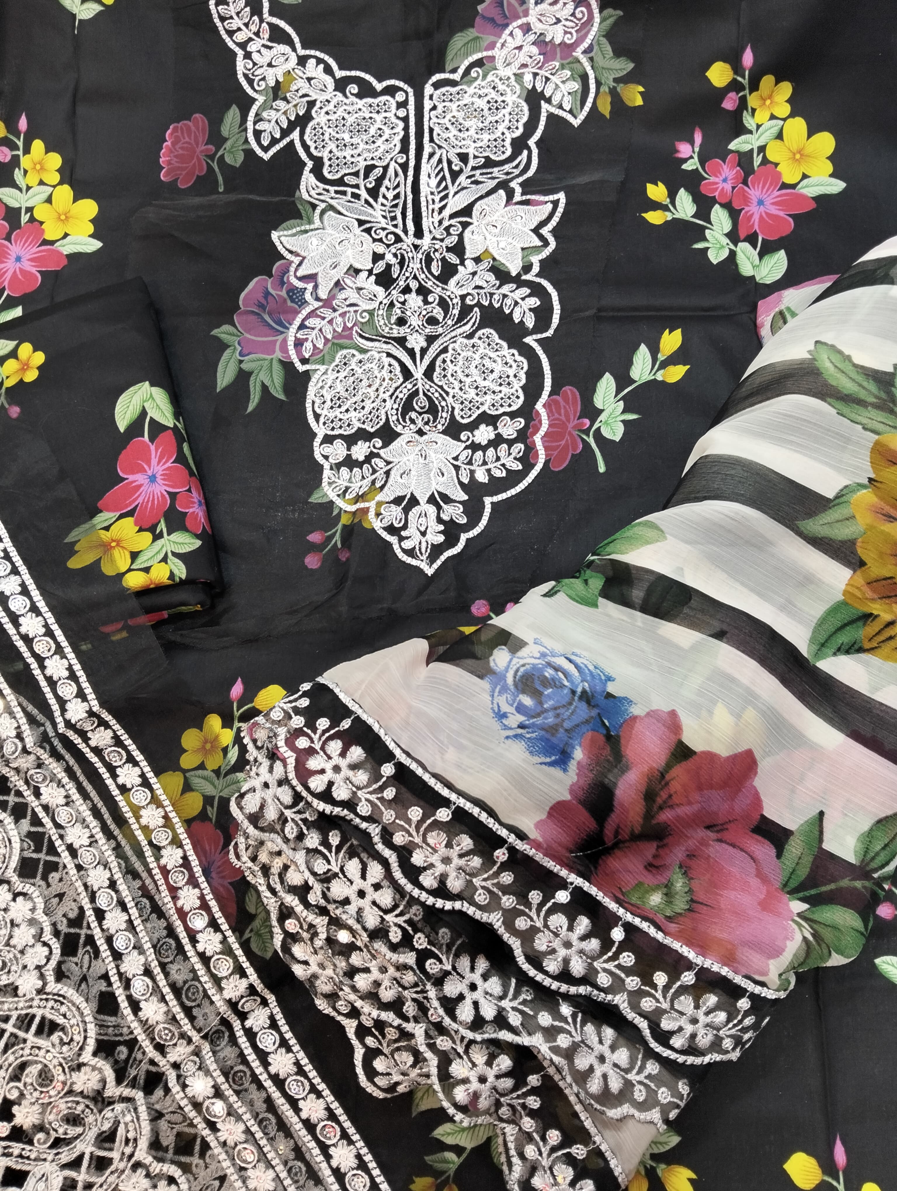 3PC BLACK MULTI LAWN WITH PATCHES