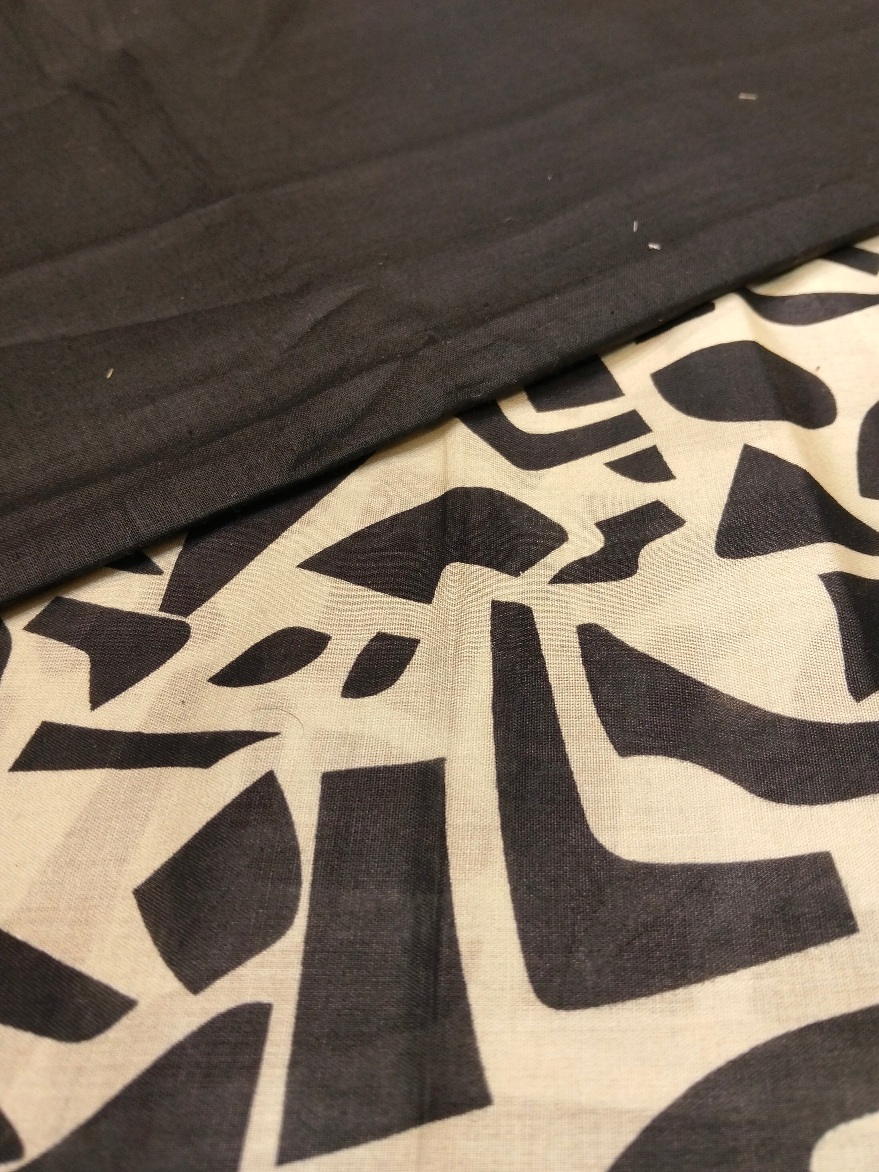 2PC BLACK & WHITE LAWN