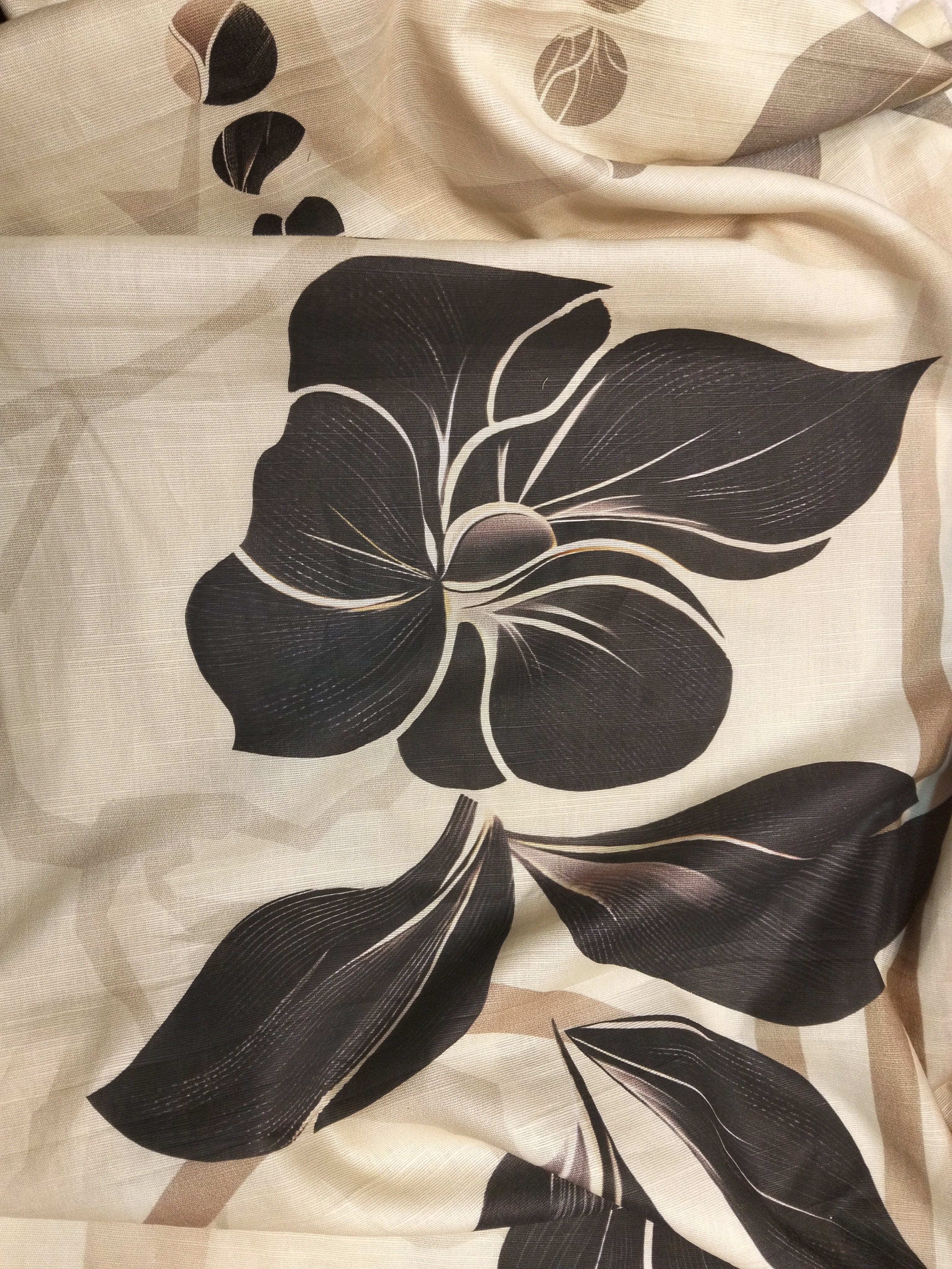 3PC BLACK PANKH PRINTED lAWN