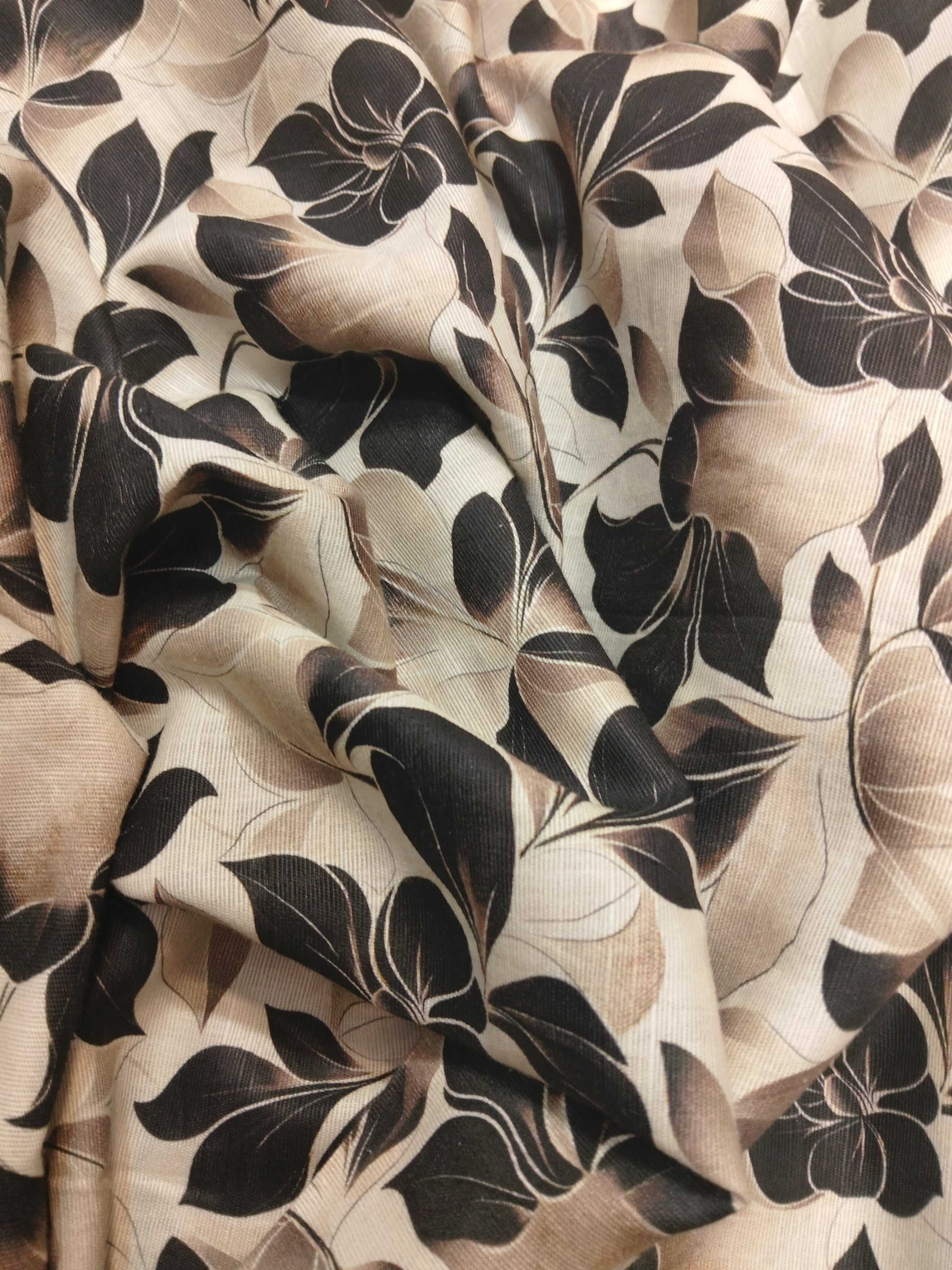 3PC BLACK PANKH PRINTED lAWN